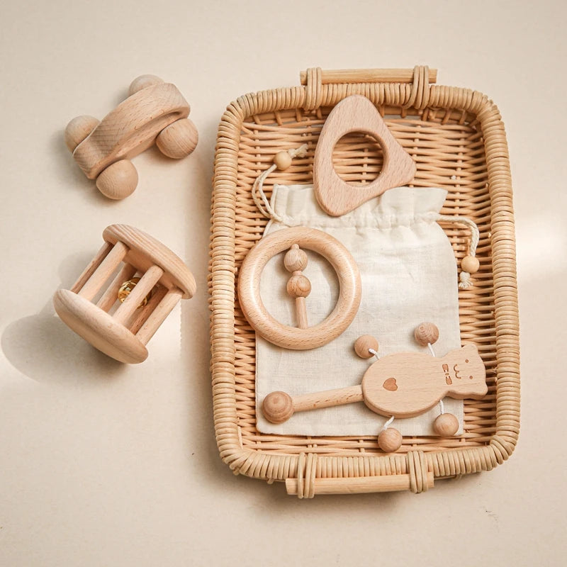 1pc Baby Toy Beech Bear Hand Teething Baby Rattles Wood Ring Cartoon