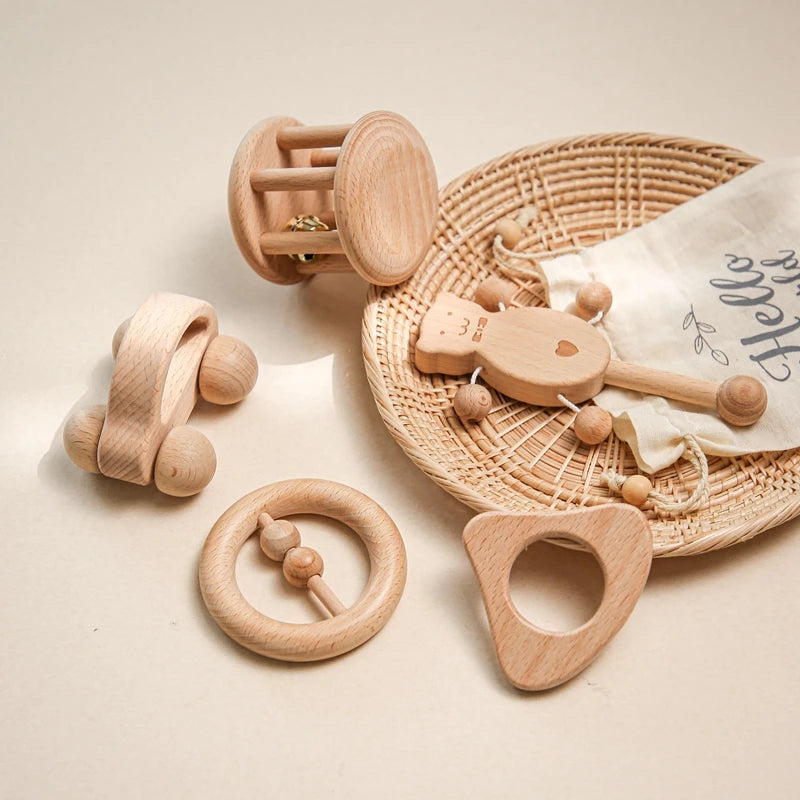 1pc Baby Toy Beech Bear Hand Teething Baby Rattles Wood Ring Cartoon