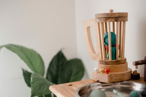 QToys Australia (USA) WOODEN BLENDER