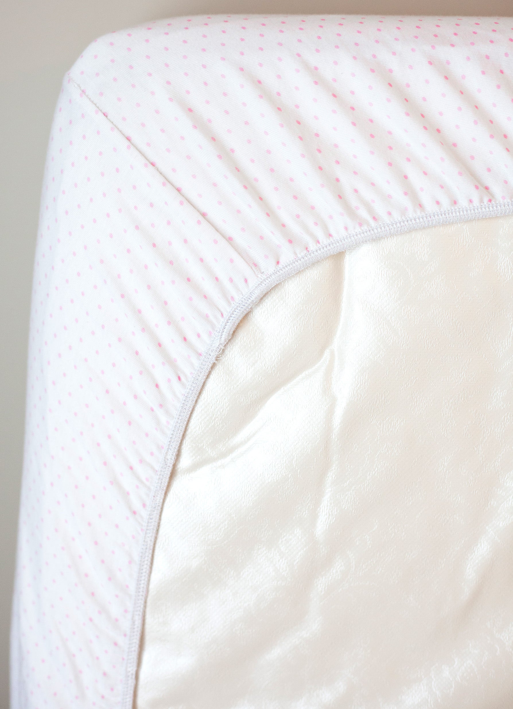 SheetWorld Fitted Cradle Sheet - 100% Cotton Jersey - Pink Pindot,