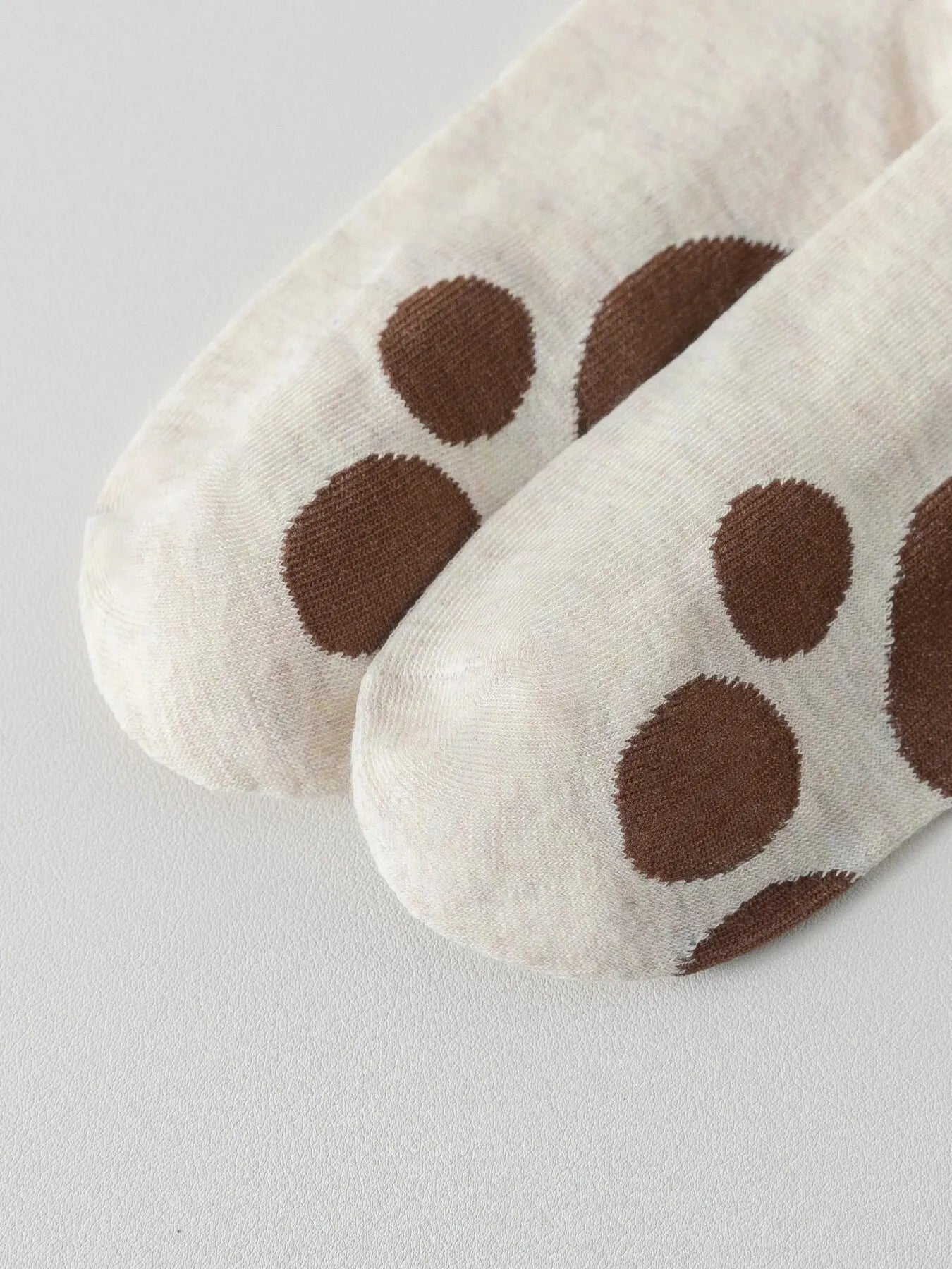 5 Pairs of Women's Mid Length Socks with Paw Pattern on the Soles of