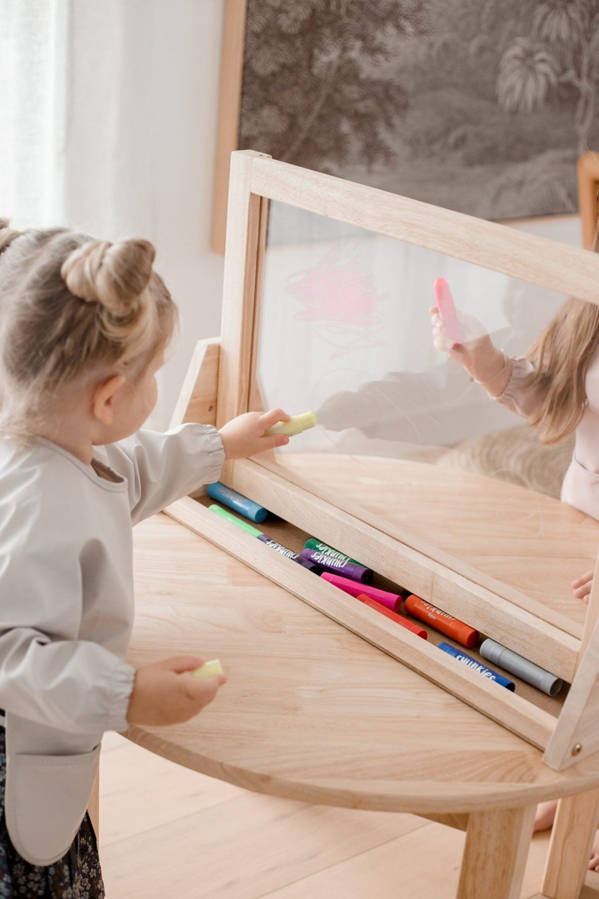 QToys Australia (USA) 4 IN 1 TABLE EASEL