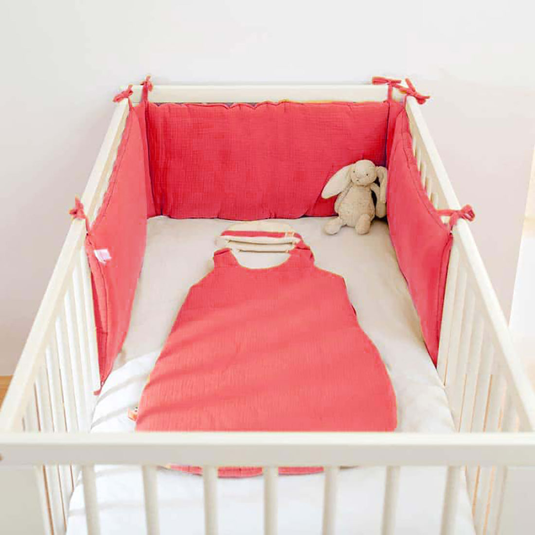 Organic Cotton Cot Bumper - Strawberry