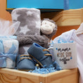 Load image into Gallery viewer, Hellobox Geschenke für neugeborene mit Babydecke, Kuscheltier (17
